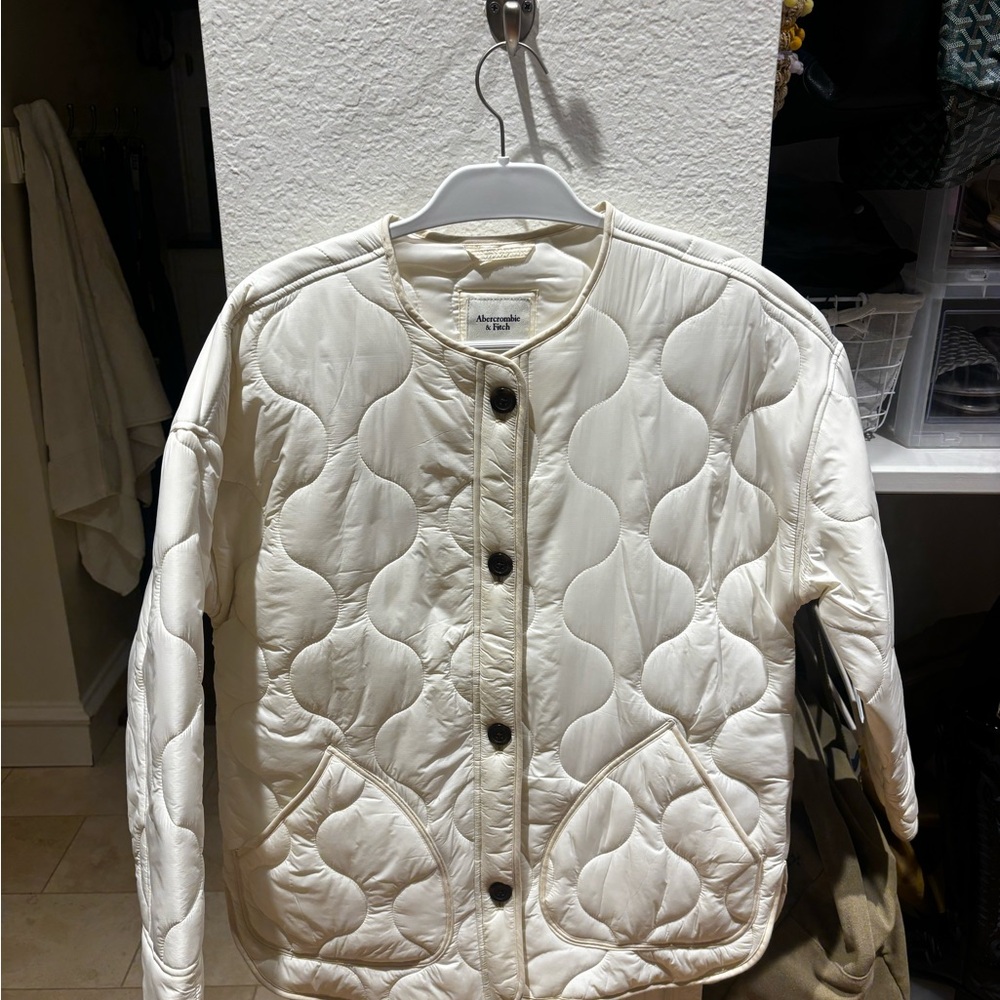 Abercrombie & Fitch Cream Quilted Jacket Liner